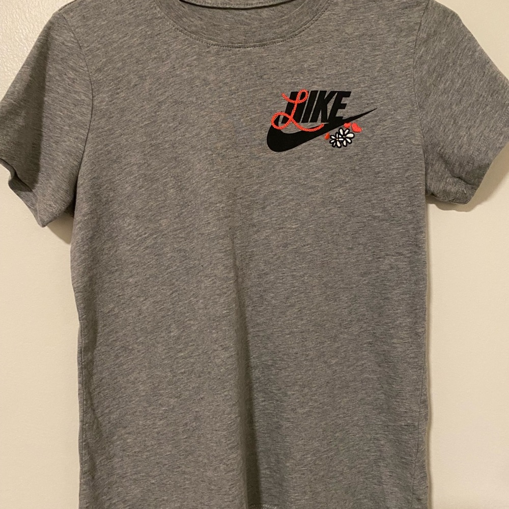 Nike Graphic Tee